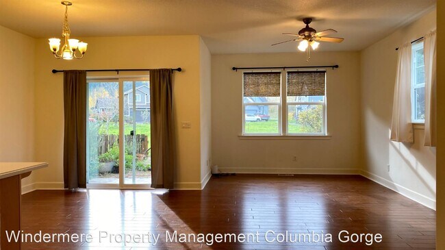 Building Photo - 3 br, 2.5 bath House - 1214 Island Way