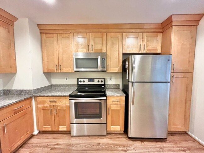 Foto del edificio - 17120 Briardale Rd