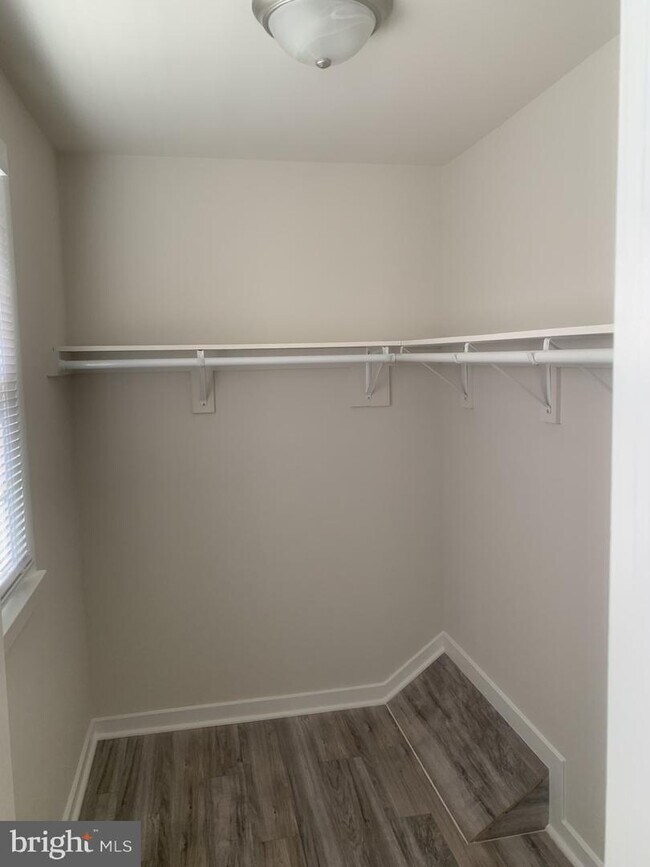 Building Photo - 318 Serenity Ct