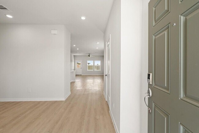 Foto del edificio - 3939 Flora Fld Dr