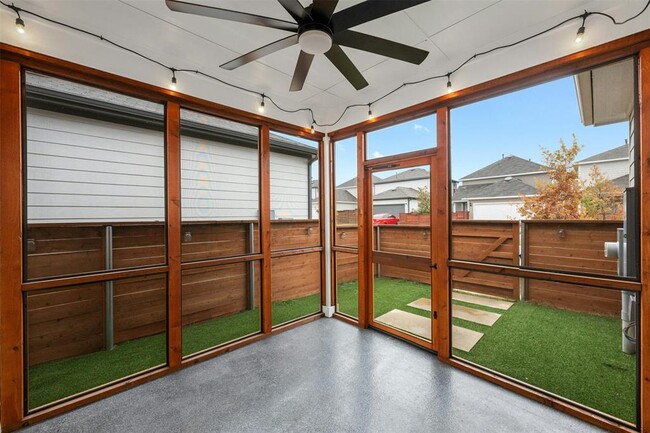 Foto del edificio - 5312 Mulberry Grove Ln
