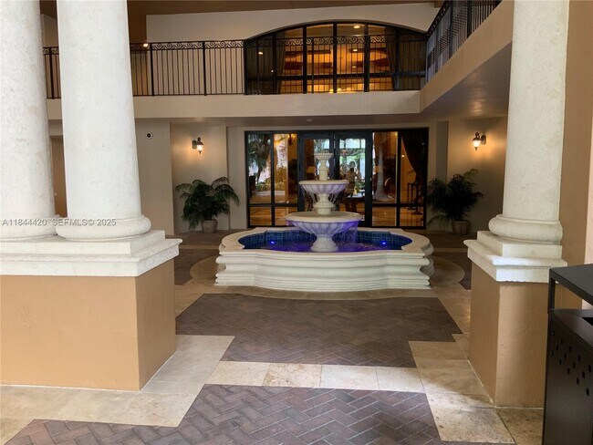 Foto del edificio - 888 Douglas Rd