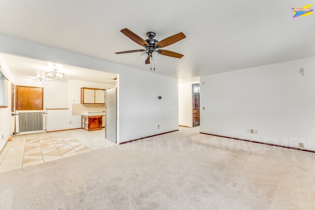 Foto del edificio - 8410 E Castle Dr