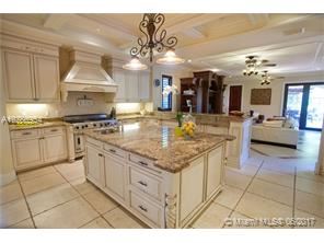 Foto del edificio - 13999 Old Cutler Rd