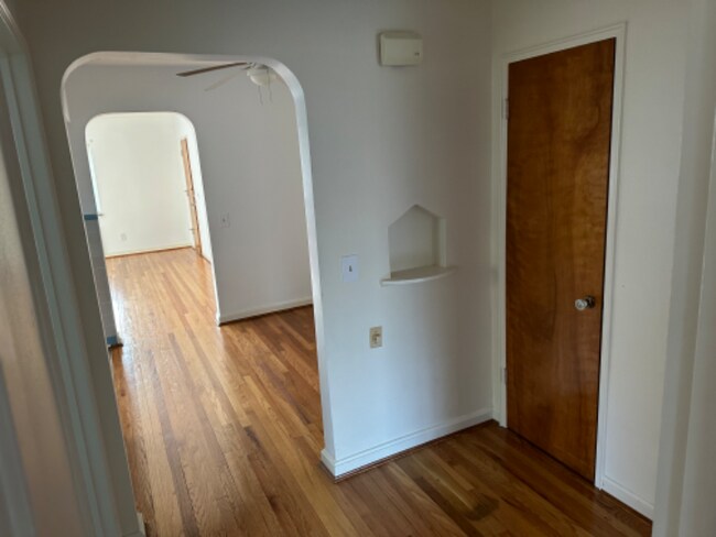 Foto del edificio - 1271 Morten St