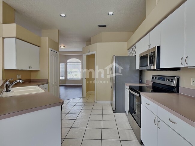 Building Photo - 4817 76th Ct E
