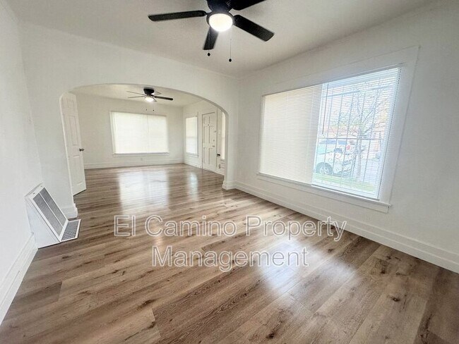 Foto del edificio - 2217 10th Ave