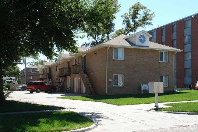 Building Photo - 1827 J St