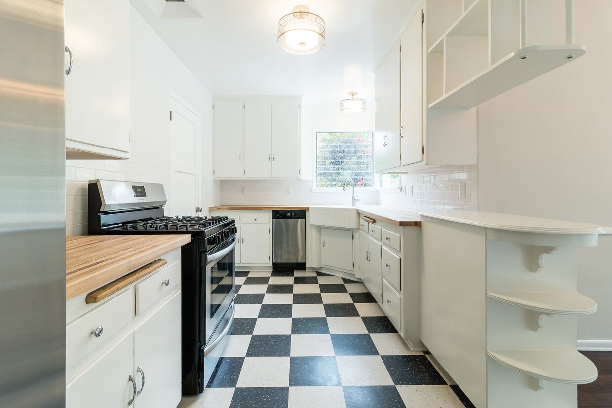 Foto principal - 2119 Alcyona Dr