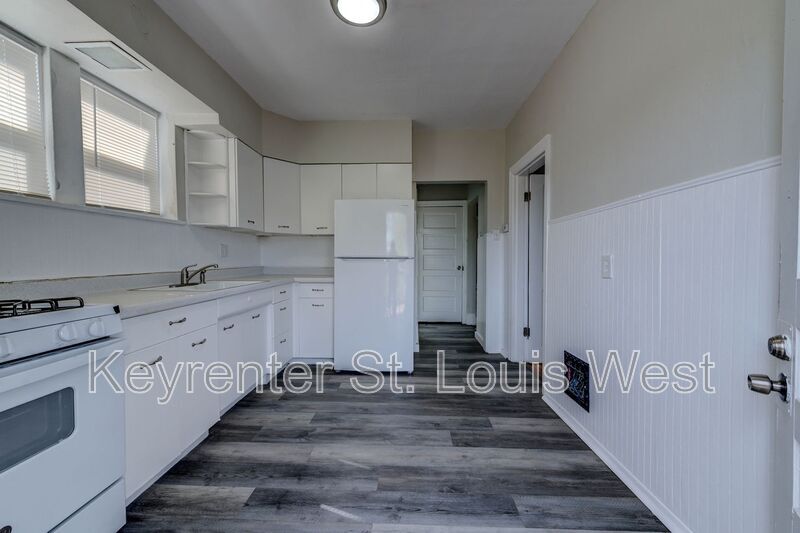 Foto principal - 3953 Tholozan Ave
