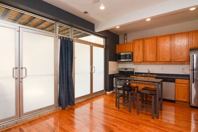 Foto del edificio - 1450 W Blackhawk St