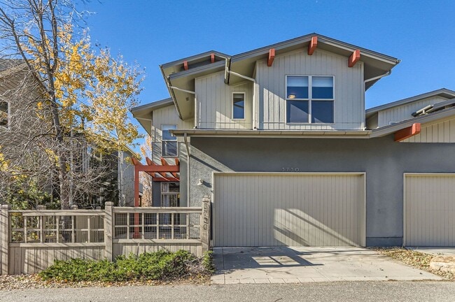 Modern 4-Bedroom Townhouse with Stunning Views in Boulder, CO - Modern 4-Bedroom Townhouse with Stunning Views in Boulder, CO