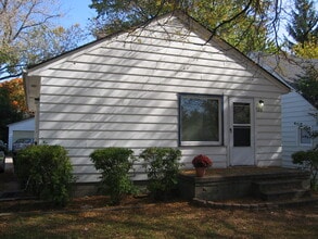 Building Photo - 526 Spartan Ave