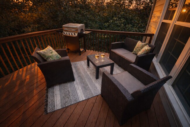 Foto del edificio - 10315 Rougemont Ln