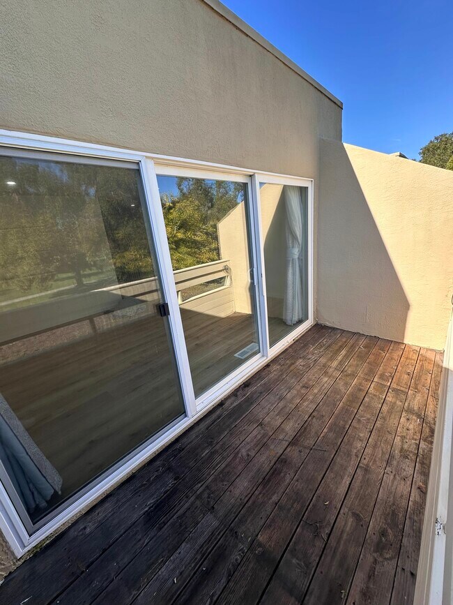 Foto del edificio - 2948 Yulupa Ave