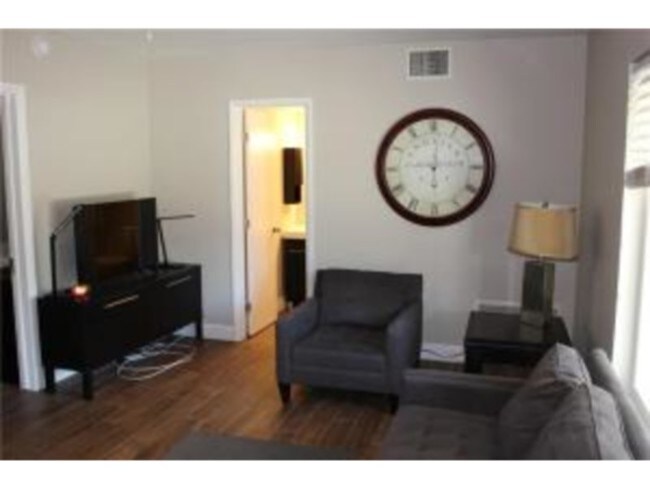 Foto del edificio - 2205 SE 7th St