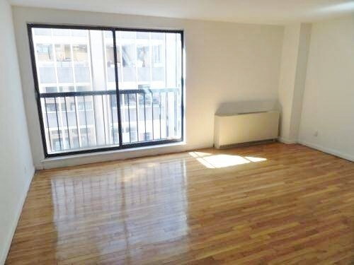 Building Photo - 127 E 54TH St