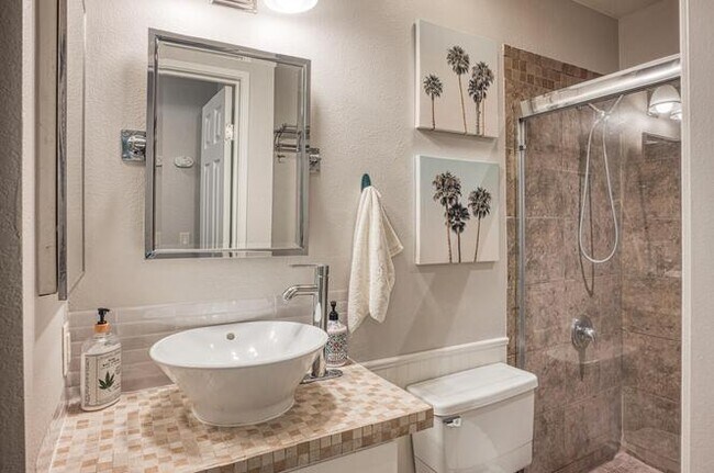 Foto del edificio - 420 N Villa Ct