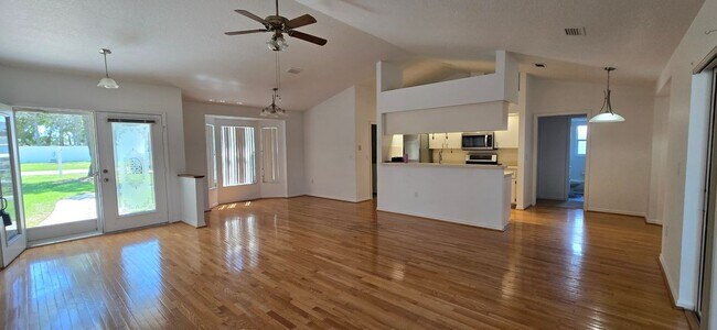 Foto del edificio - 4322 Dewberry St