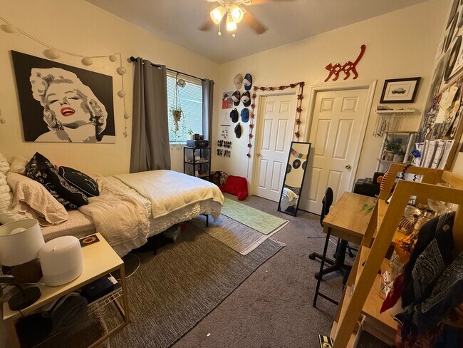 Foto del edificio - 838 E Lester St