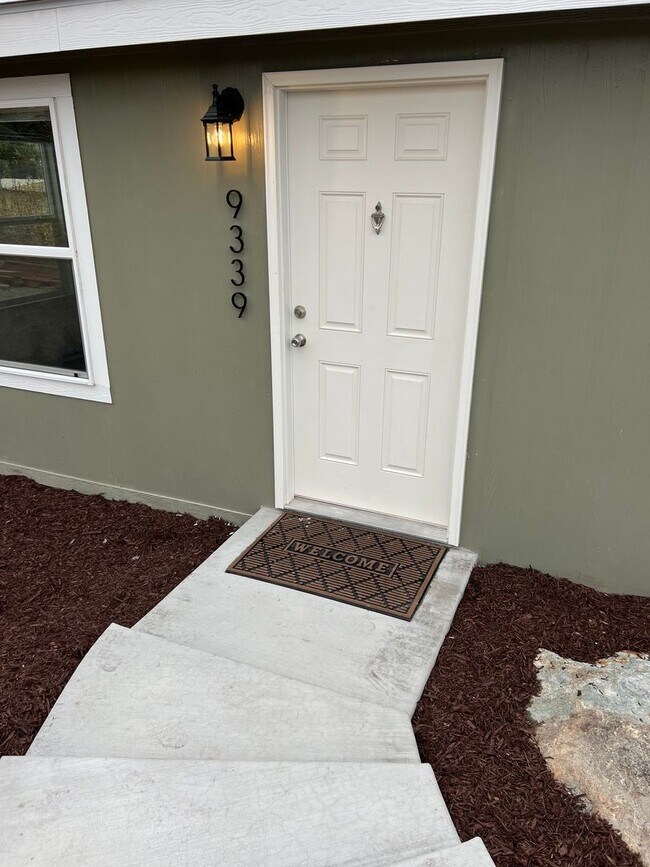 Building Photo - MONTEMAR DUPLEX