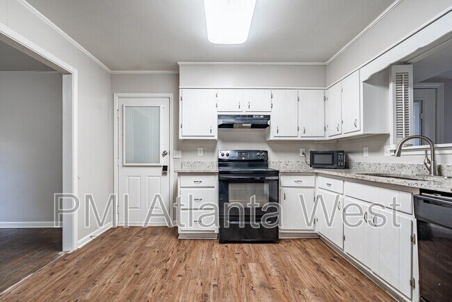 Foto del edificio - 5200 Roses Of Picardy