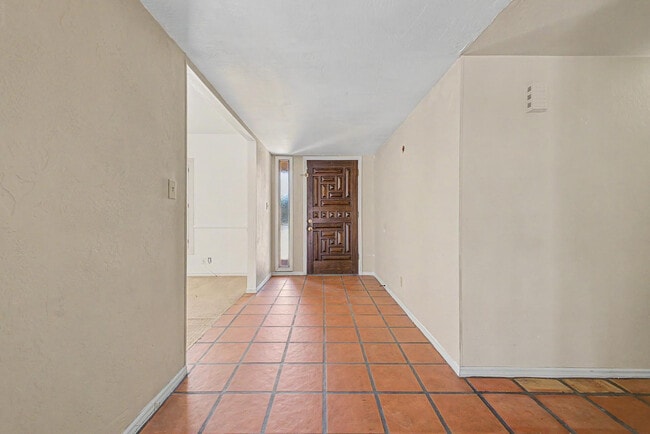 Building Photo - 4840 E Fanfol Dr