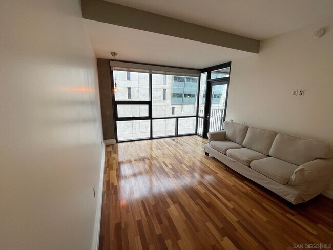 Foto del edificio - 350 11th Ave