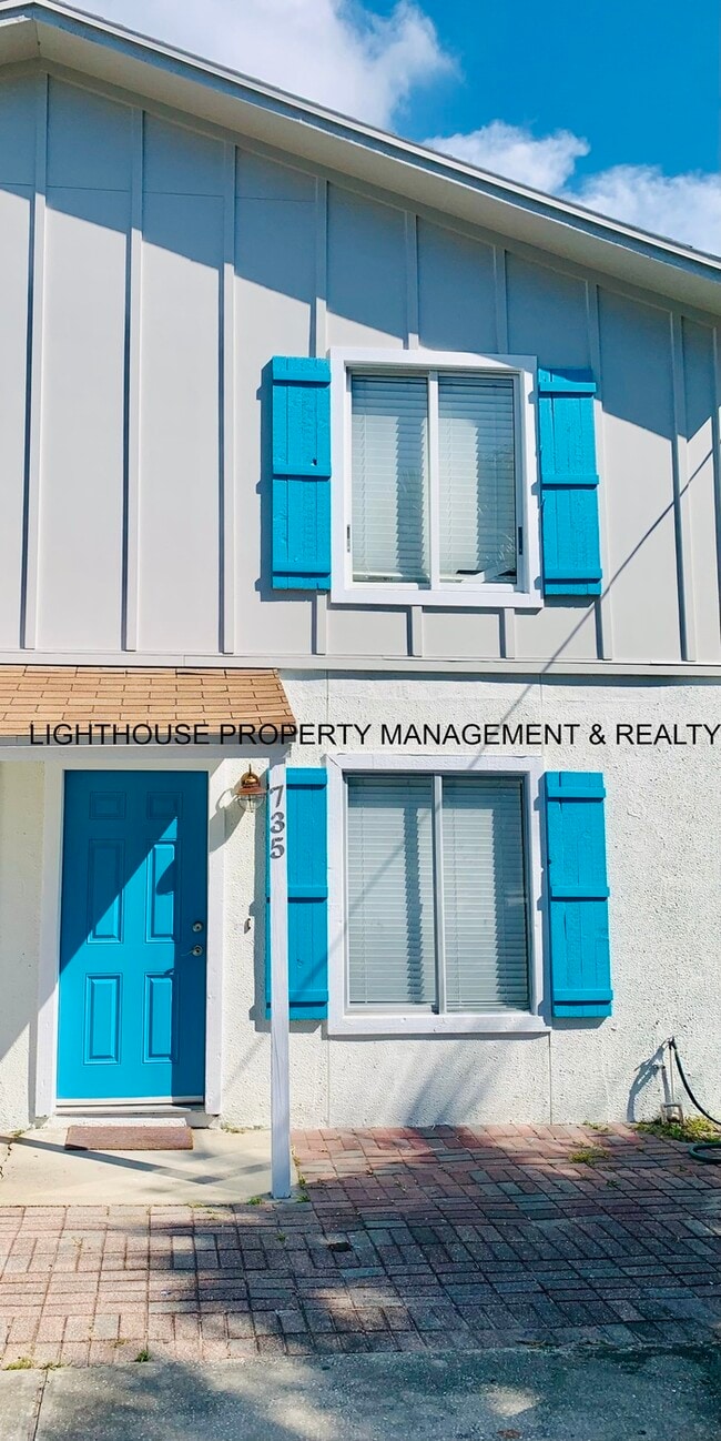 Photo - Renovated 2 Bed/1.5 Bath Jax Beach Townhom... House