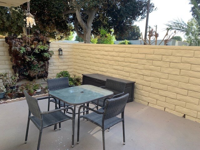 Patio - 2176 Via Puerta