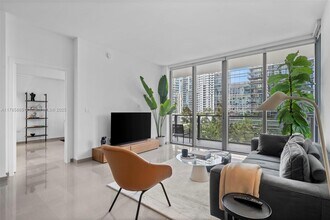 Building Photo - 88 SW 7th St
