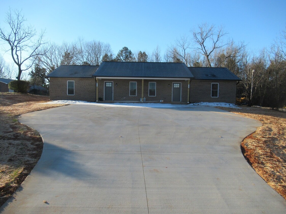 Primary Photo - New Duplex in North Lincoln