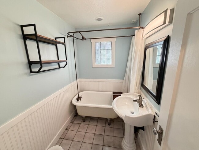 Photo - 565 Hollywood Ave House