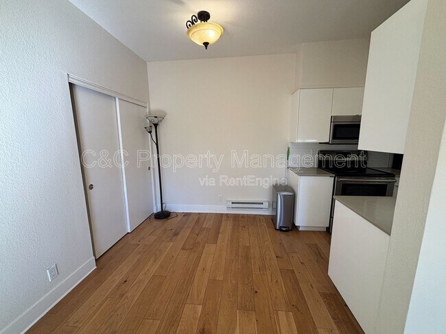 Foto del edificio - 75 Shoreline Ct