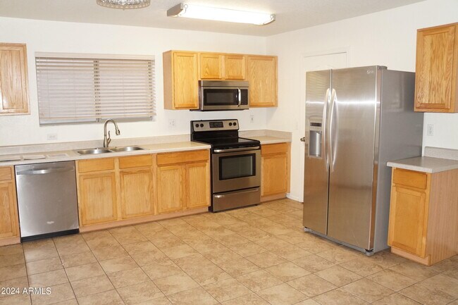 Foto del edificio - 2935 E Cherry Hills Dr