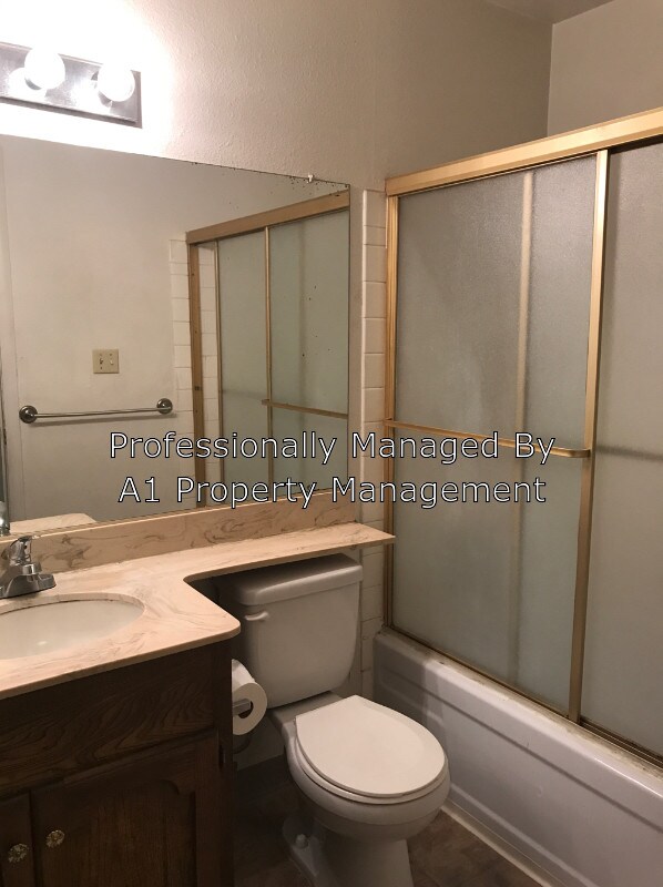 Building Photo - 1313 Oak Terrace Ct