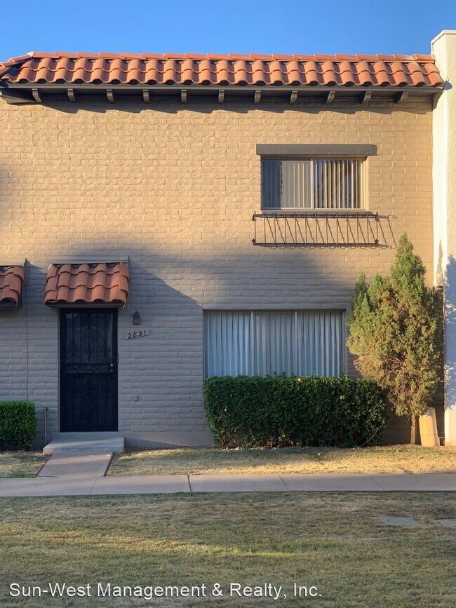 Building Photo - 3 br, 1.5 bath House - 2831 E. Fairmount A...