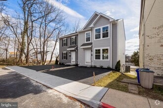 Building Photo - 446 Carrolton Ave