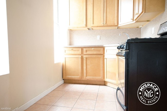 Foto del edificio - 2 br, 1 bath Apartment - 556 Hancock St