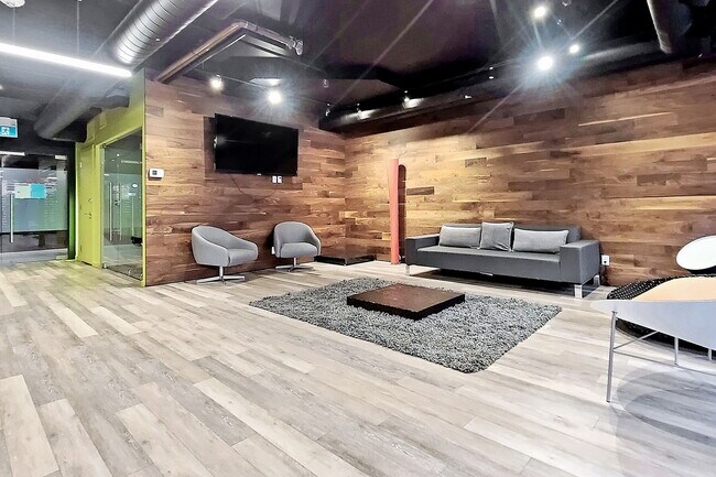 Building Photo - 383 Sorauren Ave
