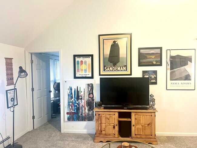 Foto del edificio - 103 Cove St