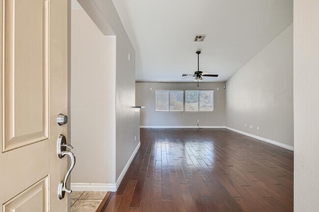 Building Photo - 1 Story, 3 Bedroom, 2 Bath Home located in...