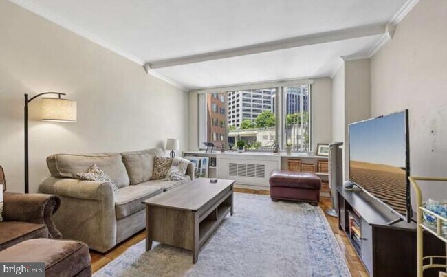 Foto del edificio - 1121 Arlington Blvd