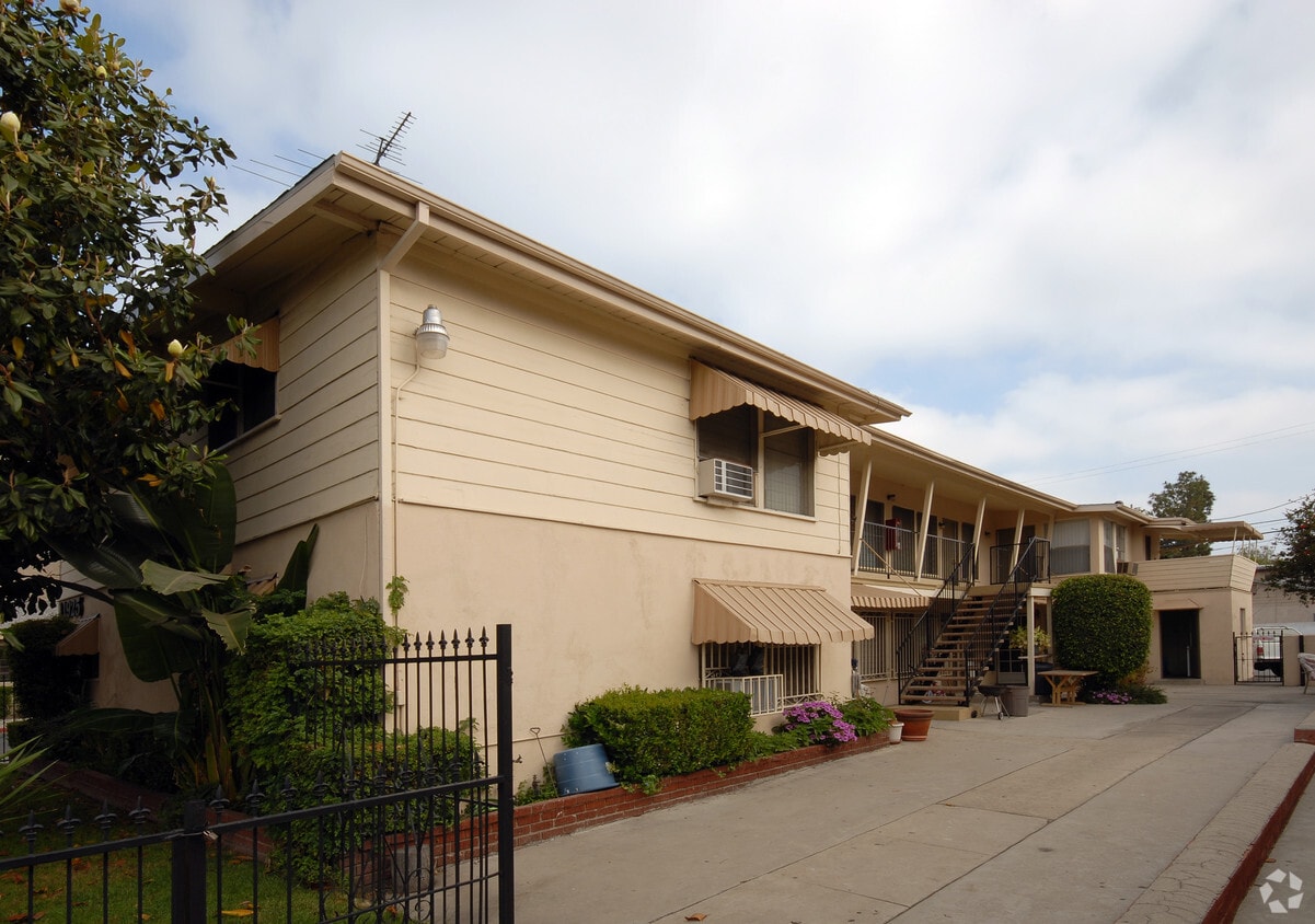 11925 Vanowen St, North Hollywood, CA 91605 Apartments in North Hollywood, CA