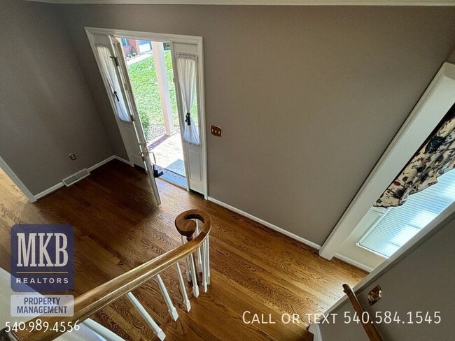 Foto del edificio - 5175 Lakeland Dr