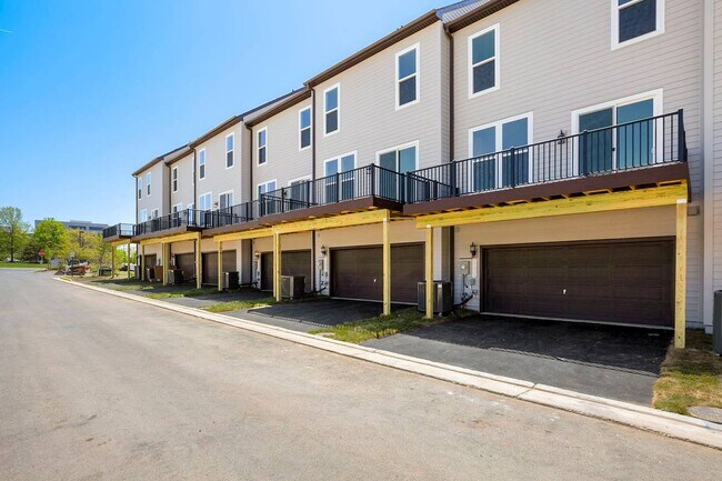 Building Photo - 2375 Liberty Loop