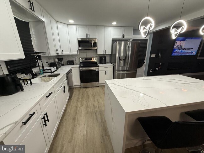 Foto del edificio - 7022 Highbridge Rd