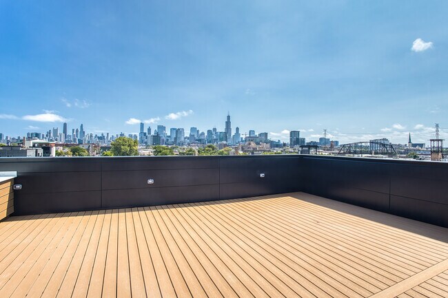 Foto del edificio - 1801 W Grand Ave