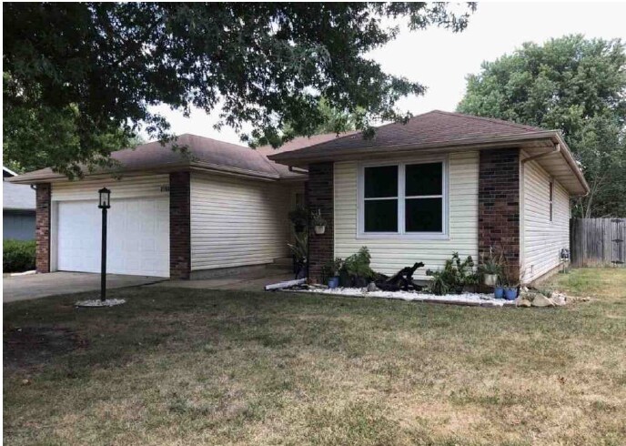 Foto principal - 2793 W Katella Ln
