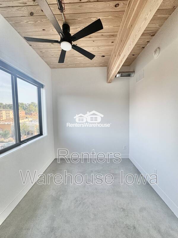 Building Photo - 2701 Ingersoll Ave